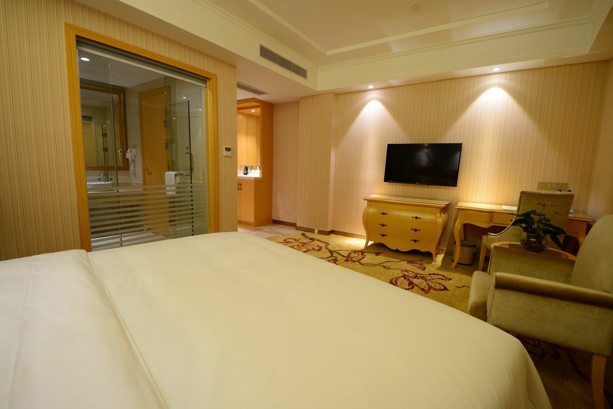 Vienna International Hotel Shajing Heyi Branch Shenzhen Exterior foto