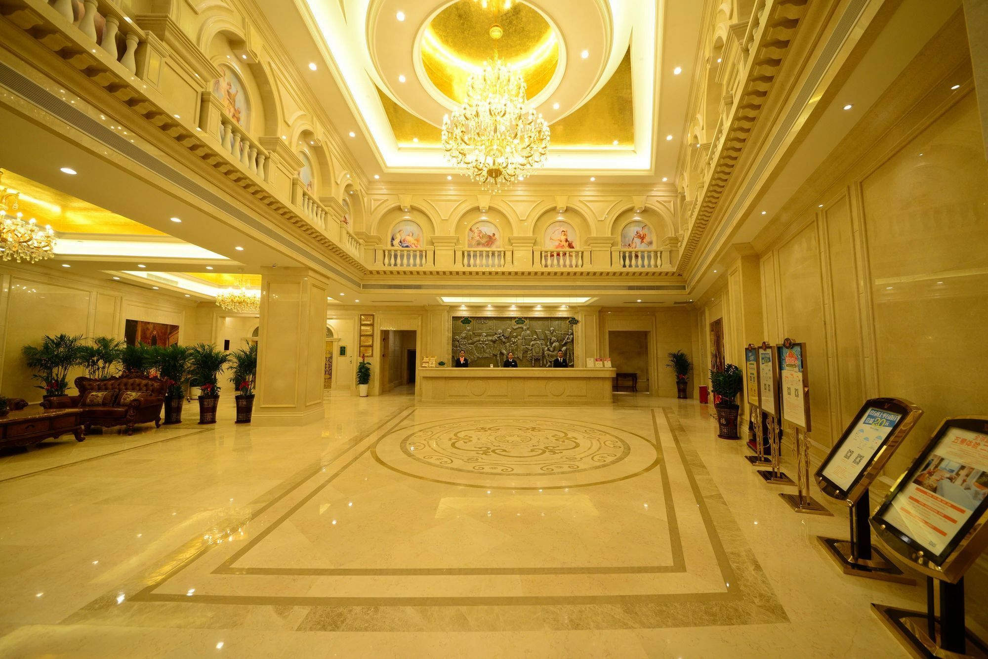 Vienna International Hotel Shajing Heyi Branch Shenzhen Exterior foto